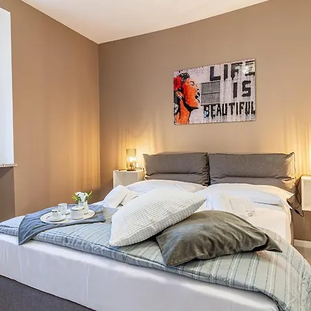 Apartment Isolino Bridge - Historic Center Monza